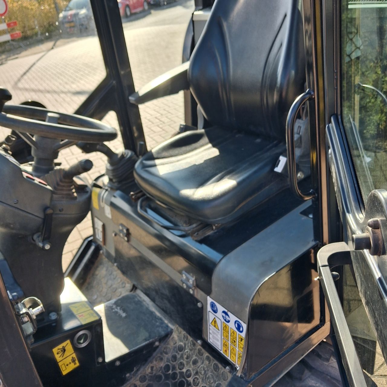 Giant G1500 Xtra Minishovel
