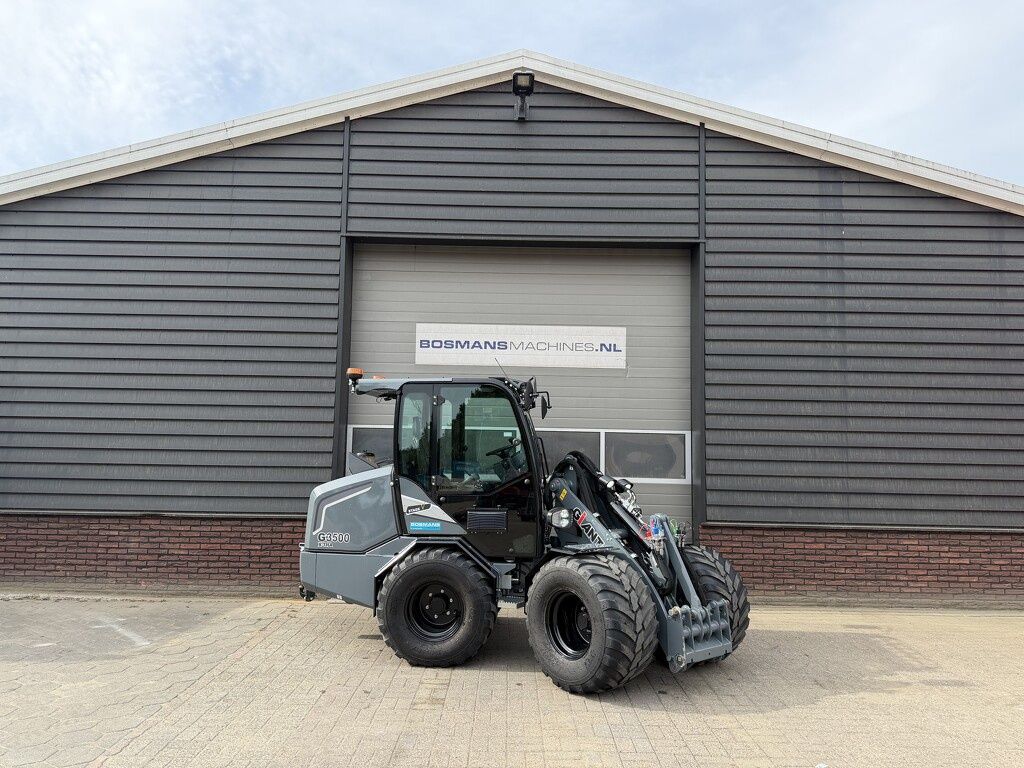 Giant G3500 X-TRA shovel 2026 87 uur (giekvering AIRCO tandempomp enz.)