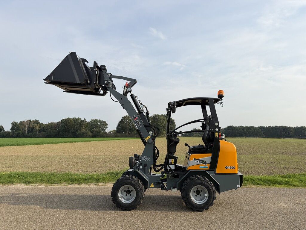 Giant G1500 minishovel / kniklader NIEUW (vast dak, hoge giek)