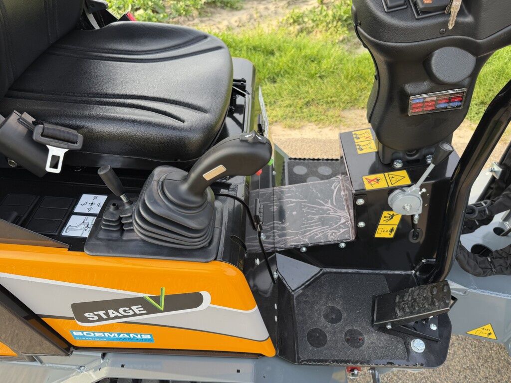 Giant G1500 minishovel / kniklader NIEUW (vast dak, hoge giek)