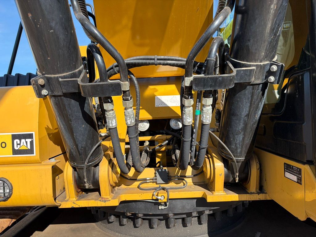 Caterpillar 330
