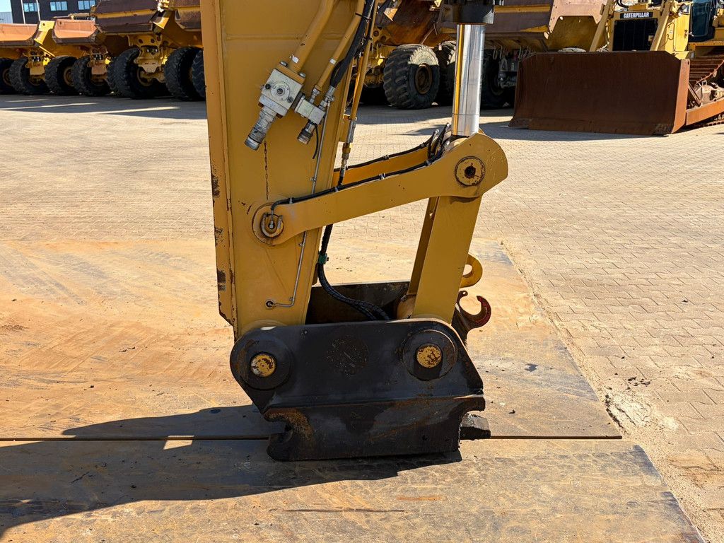 Caterpillar 330