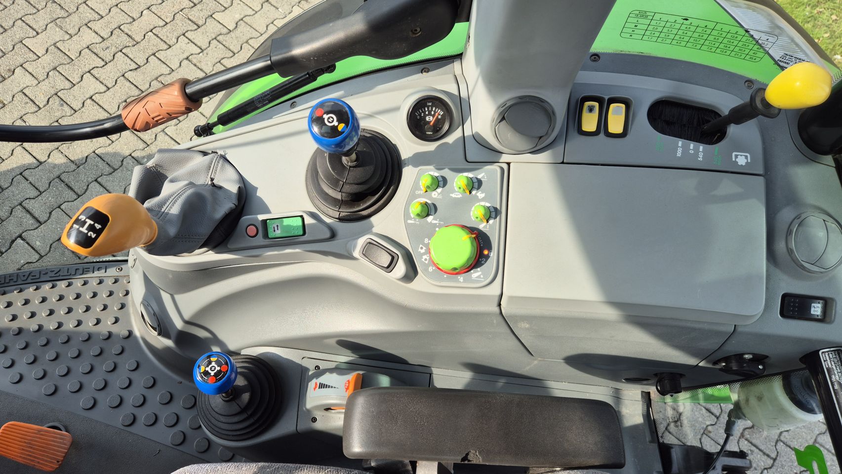 Deutz-Fahr Agrotron K610 40Kmh. Luchtdruk Fronthef en PTO