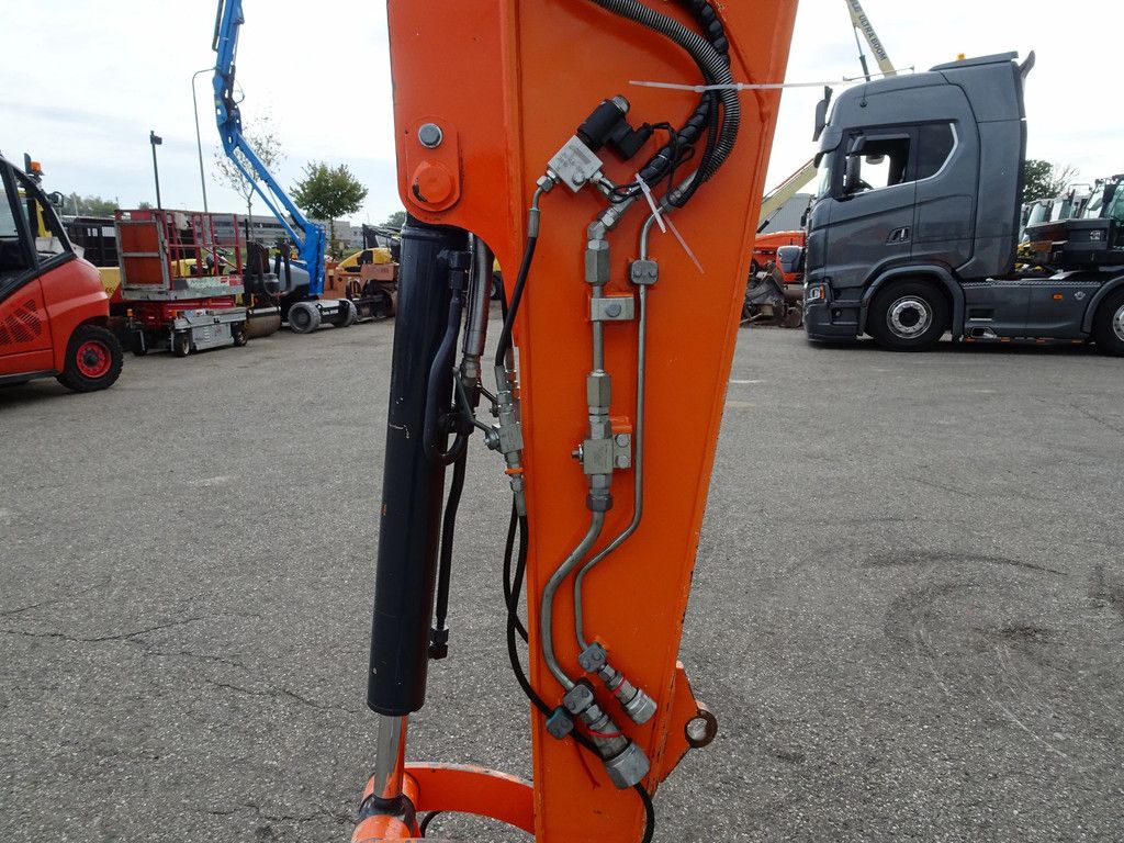 Hitachi ZX55U-5