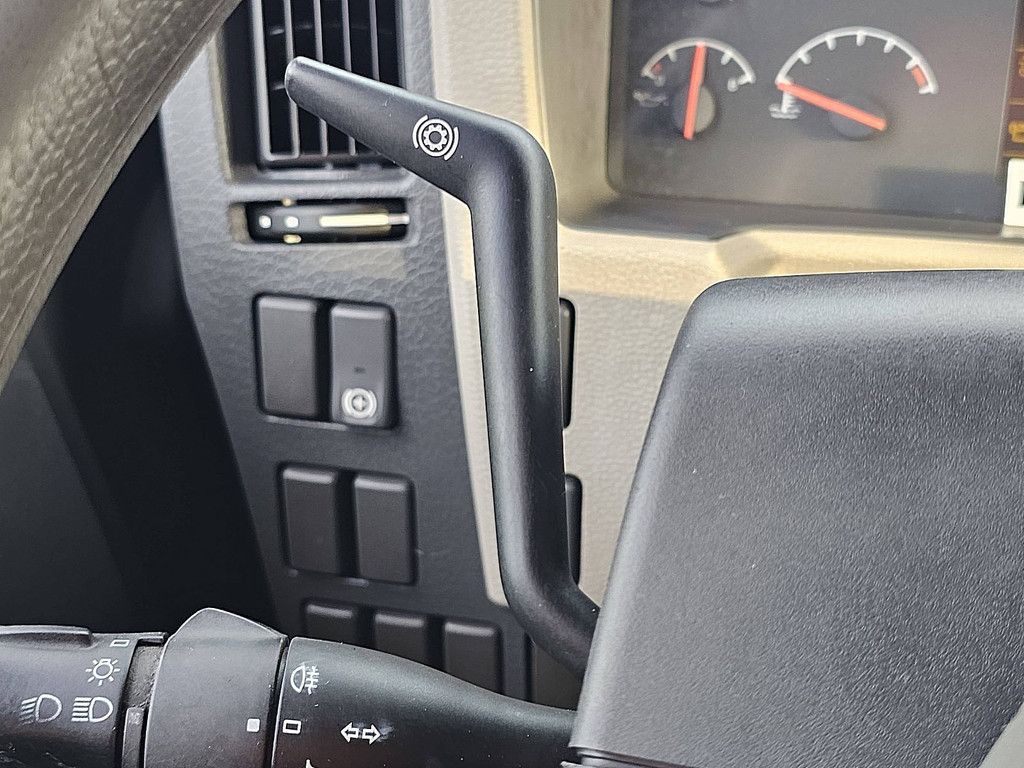 VOLVO FL 240.12 manual hiab 033t
