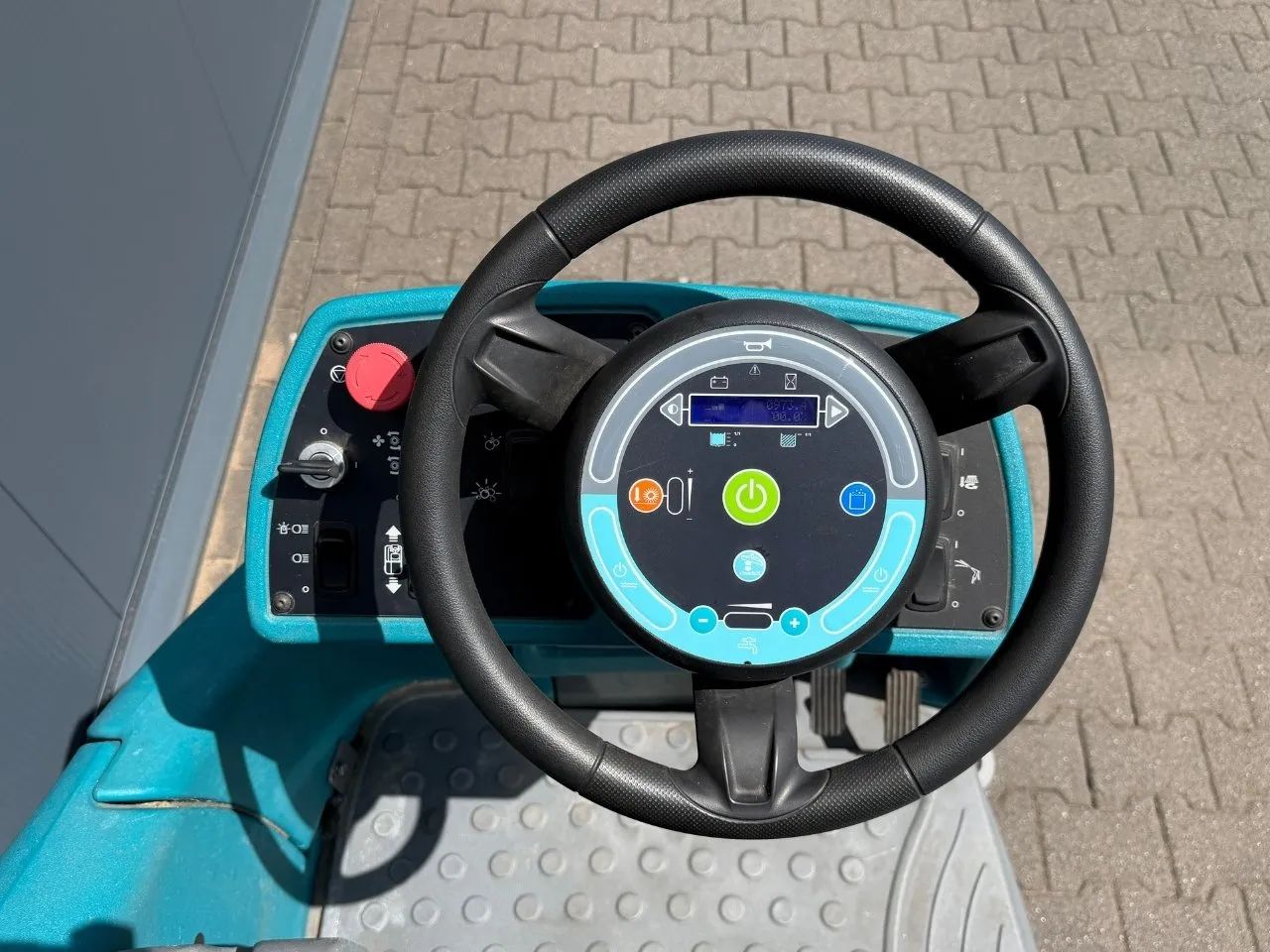 Tennant T16