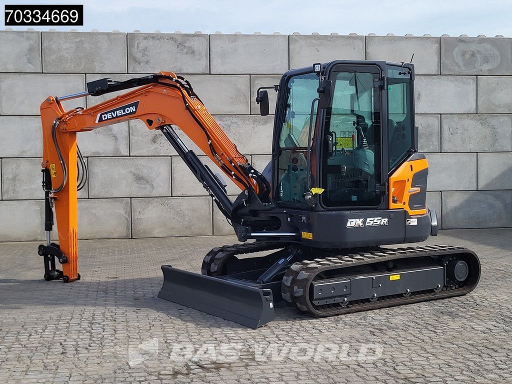 DEVELON DX55 R-7 A/C