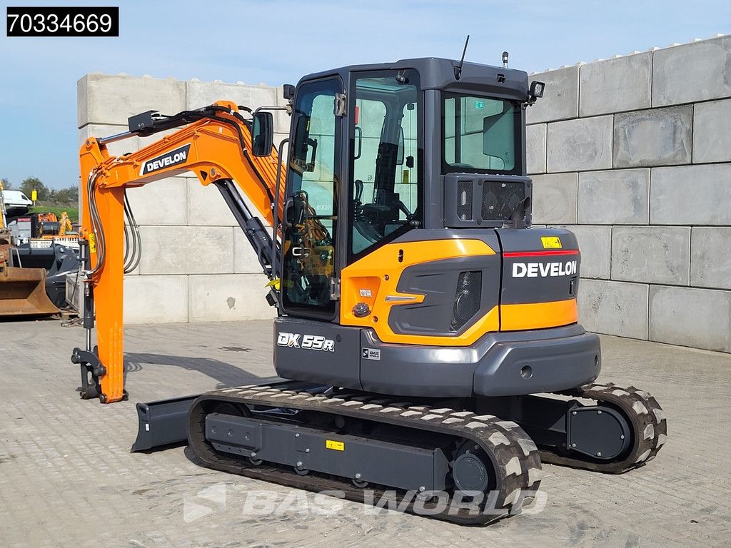 DEVELON DX55 R-7 A/C