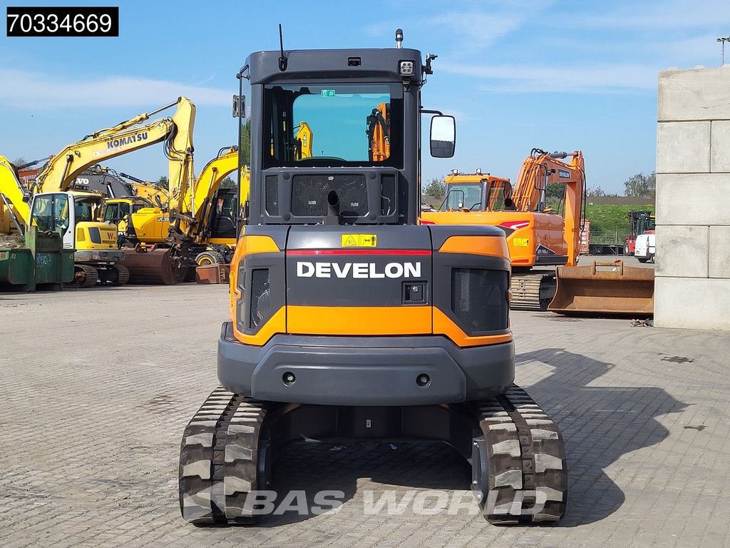 DEVELON DX55 R-7 A/C