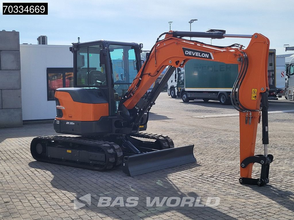 DEVELON DX55 R-7 A/C