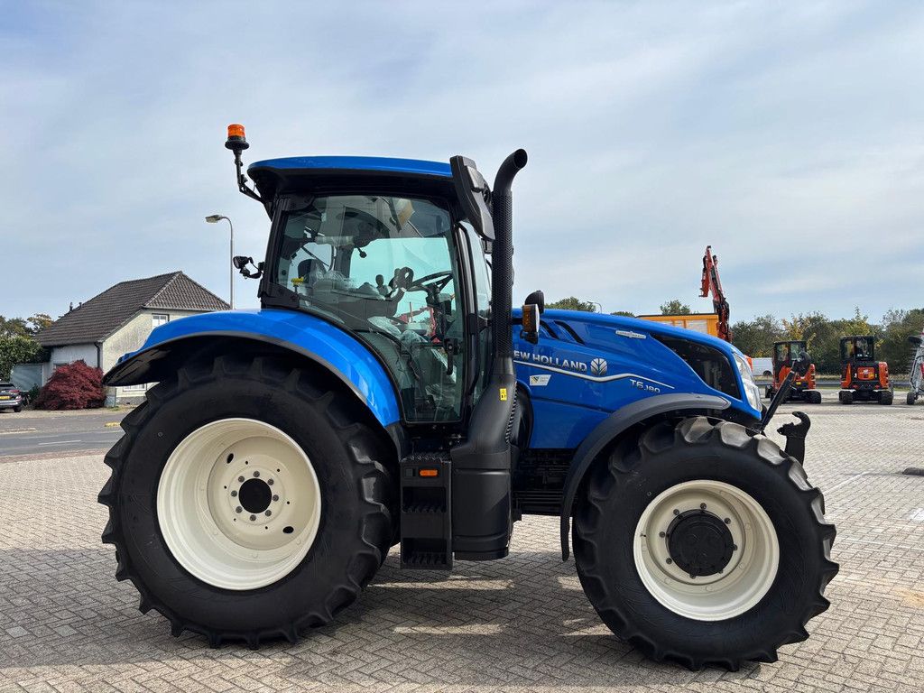 New Holland T6 180 AC