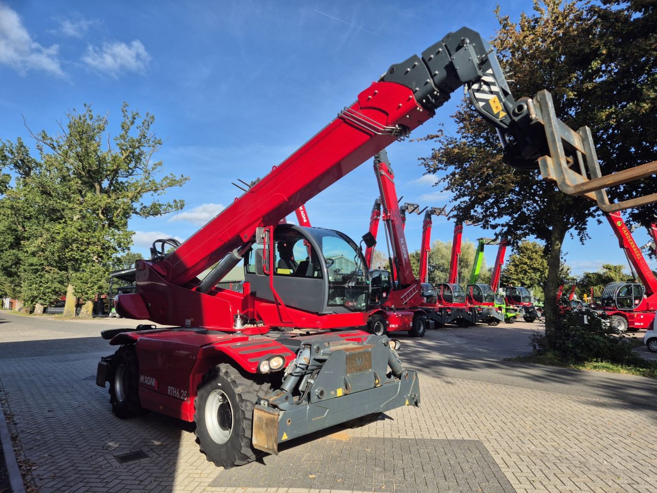 Gebruikte Magni RTH 6.25 roterende verreiker met hefhoogte 25 m