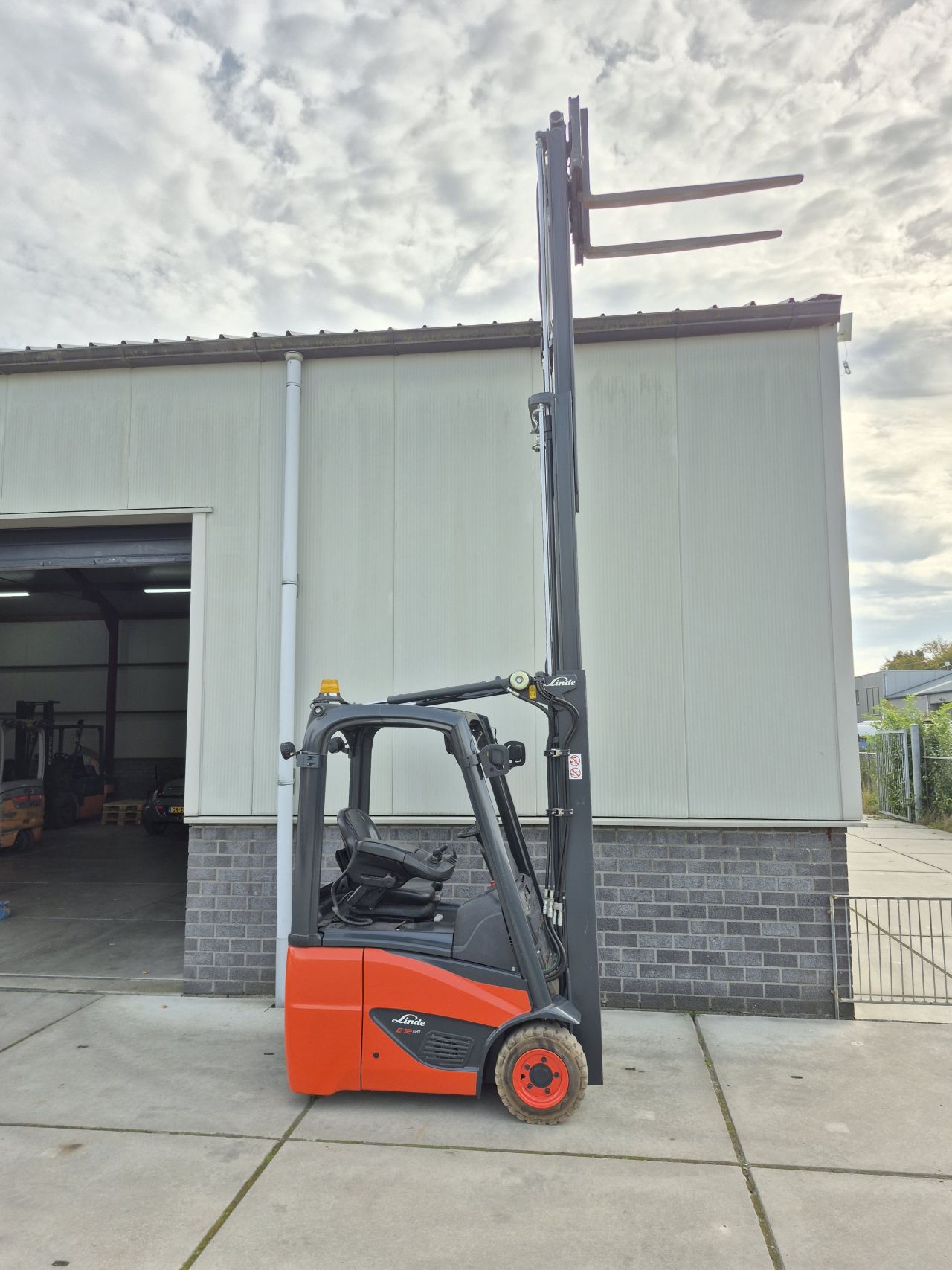Linde E12-02 triplex sideshift 4.620 mm bj 2018