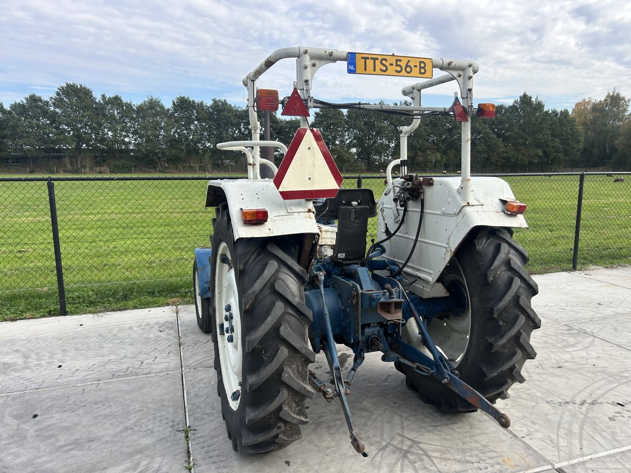 Nette Ford 4000 met stuurbekrachtiging (MARGE)