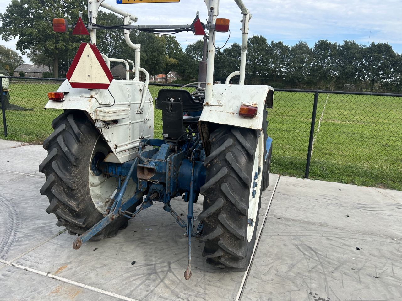 Nette Ford 4000 met stuurbekrachtiging (MARGE)