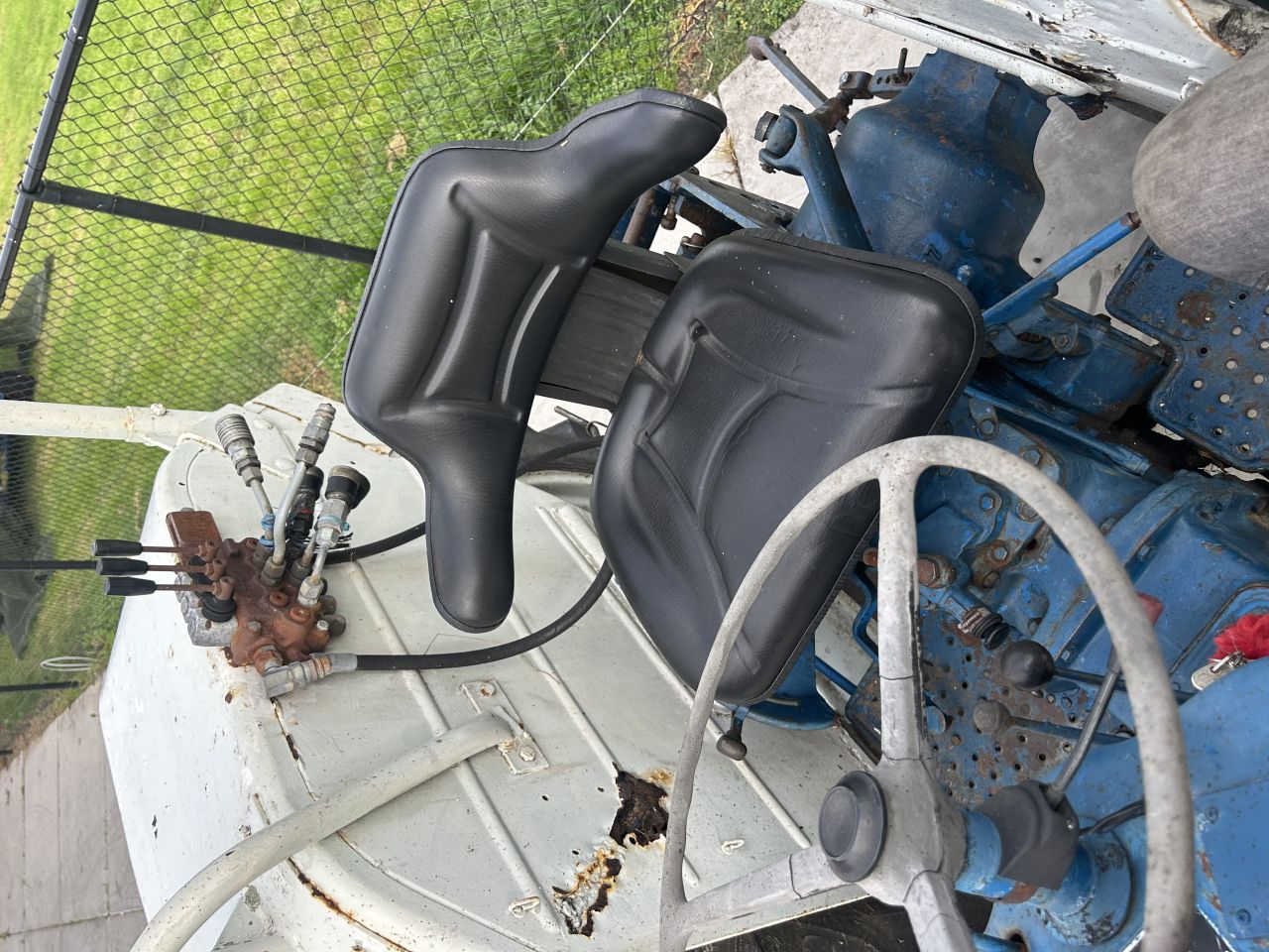 Nette Ford 4000 met stuurbekrachtiging (MARGE)