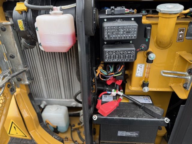 CAT 303.5cr bj21 1750u Full option Minigraver Minikraan ZGST
