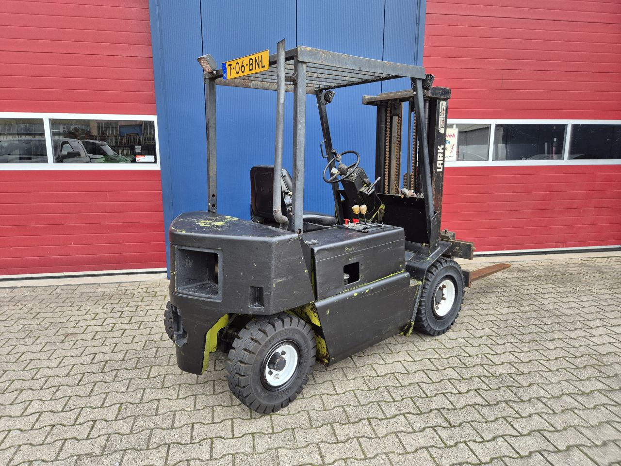 CLARK HEFTRUCK DIESEL 2.5 TONS TRIPLOMAST PRIJS MARGE