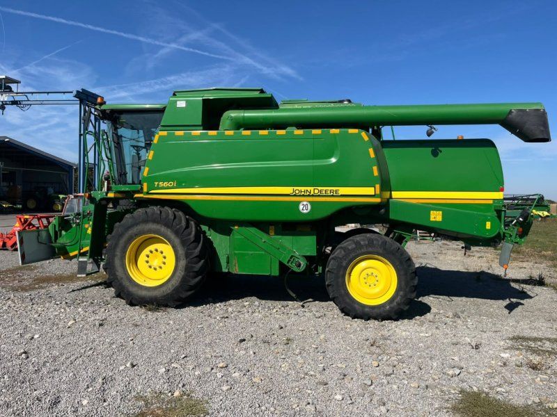 John Deere T560i