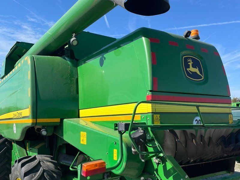 John Deere T560i