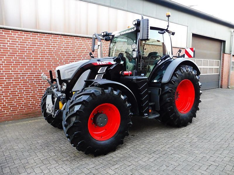 Fendt 724 ProfiPlus GEN 6 Schwarz Frontzapfwelle LED