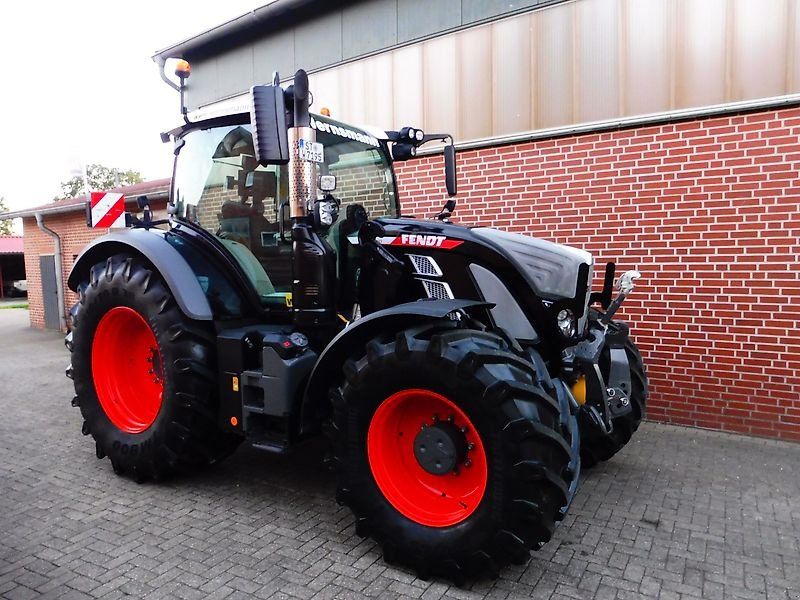 Fendt 724 ProfiPlus GEN 6 Schwarz Frontzapfwelle LED