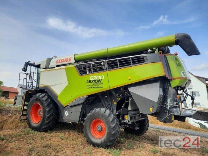 Claas Lexion 6700 mit Schneidwerk