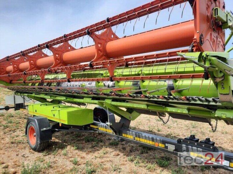 Claas Lexion 6700 mit Schneidwerk