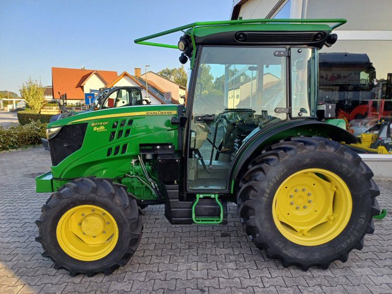 John Deere 5075GF