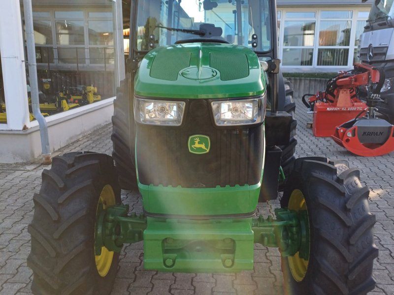 John Deere 5075GF