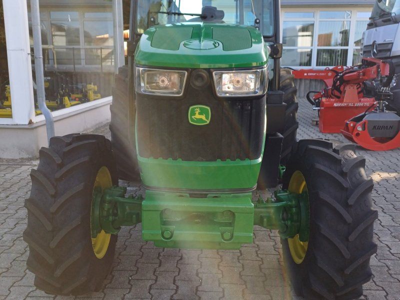 John Deere 5075GF