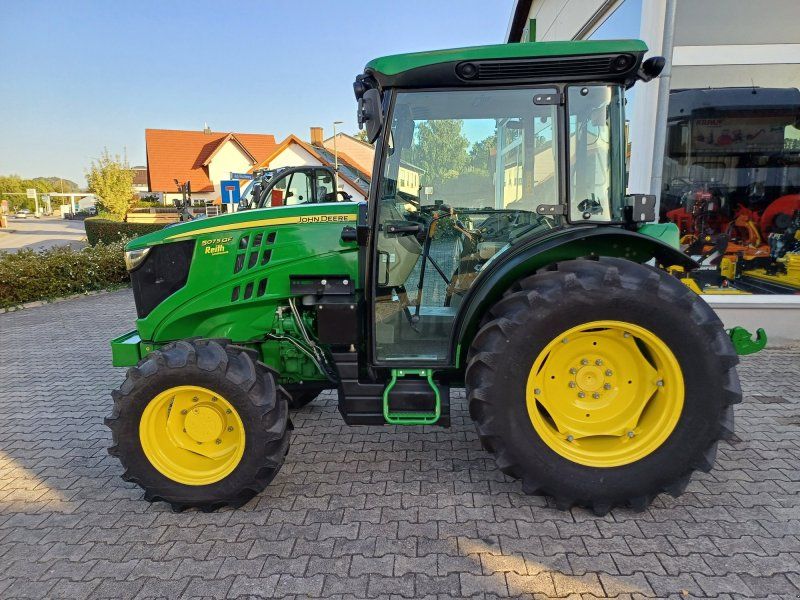John Deere 5075GF