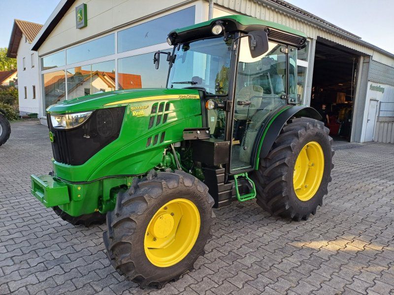 John Deere 5075GF