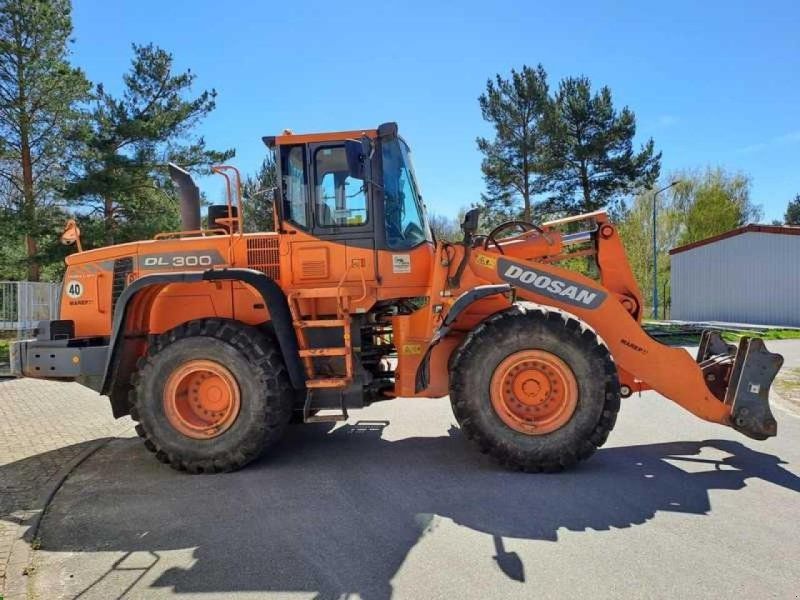DOOSAN DL 300