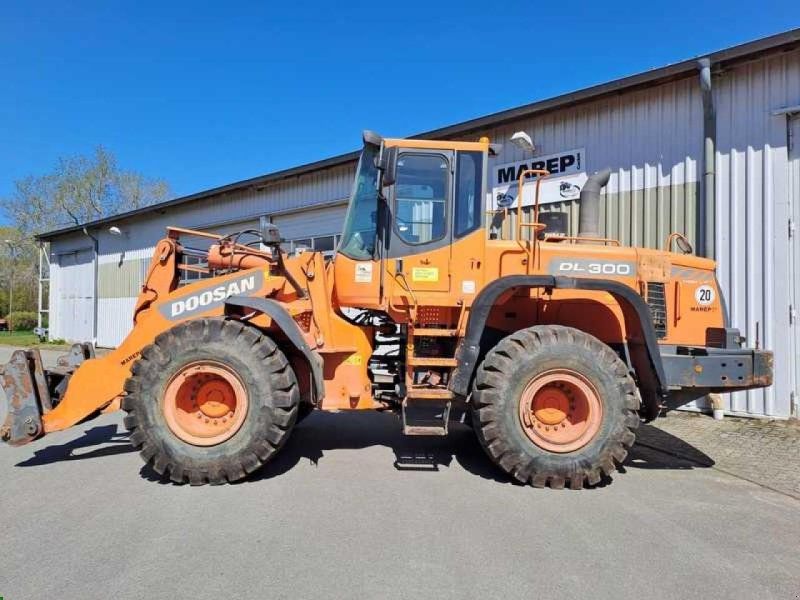 DOOSAN DL 300
