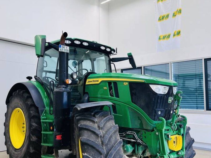 John Deere 6R 195