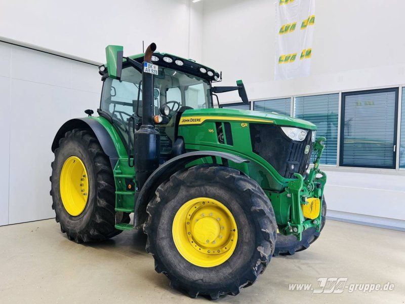 John Deere 6R 195