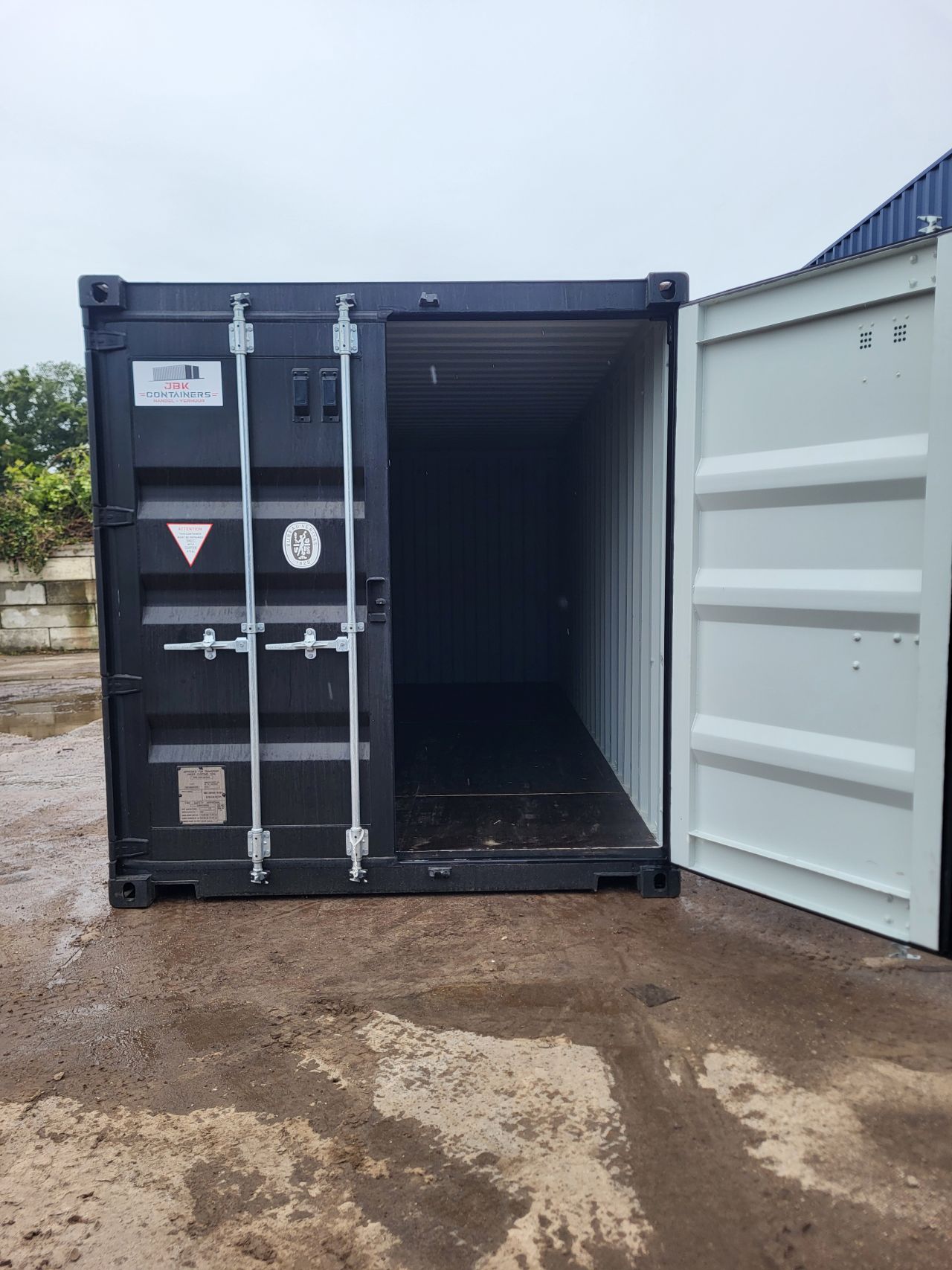Zeecontainer 20ft nieuw | zwart | RAL 9005
