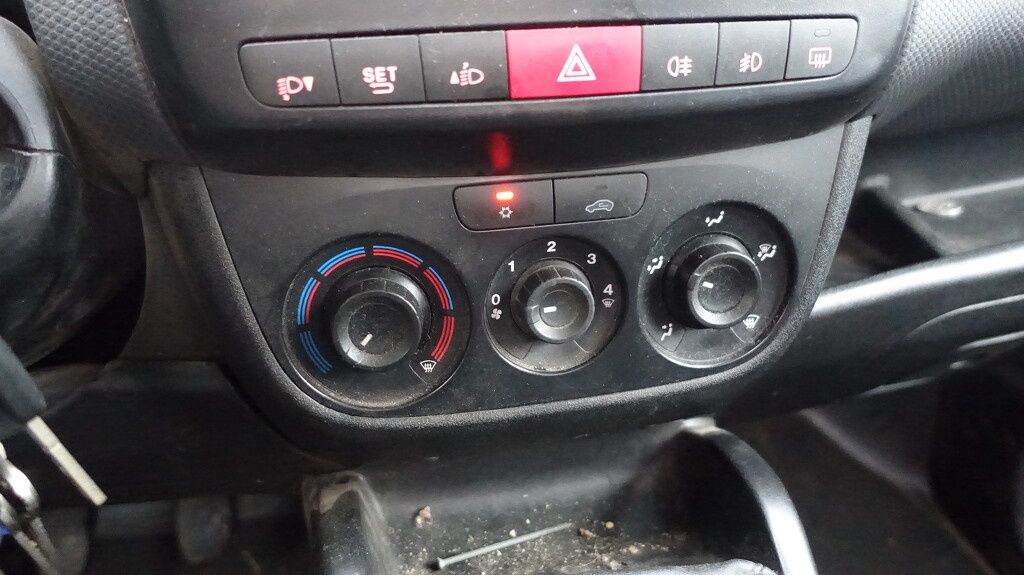 Fiat Doblo Pick-up Benz/CNG EURO6 airco schade