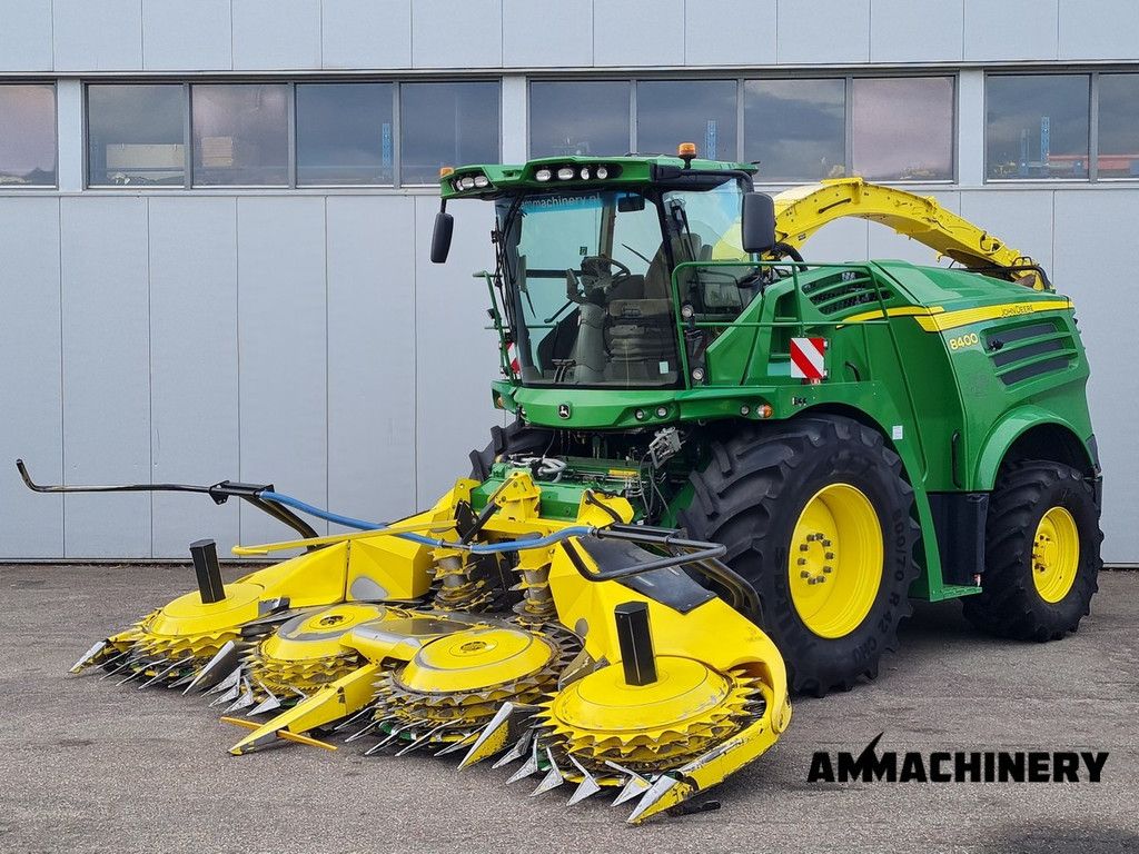 John Deere 8400