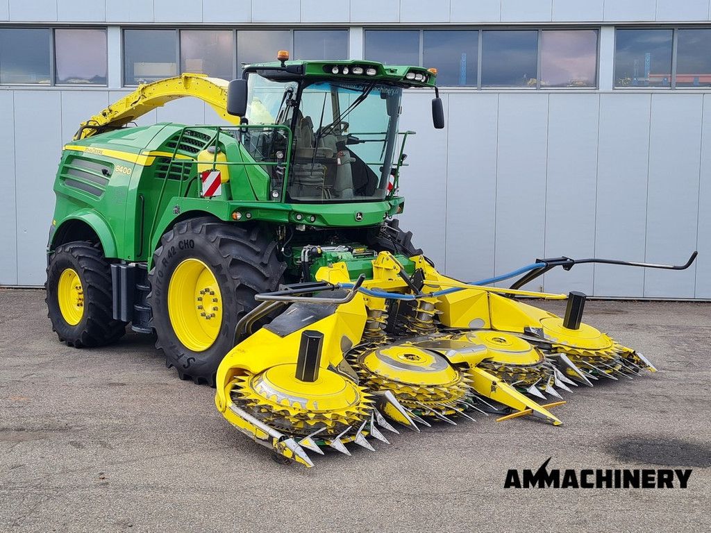 John Deere 8400