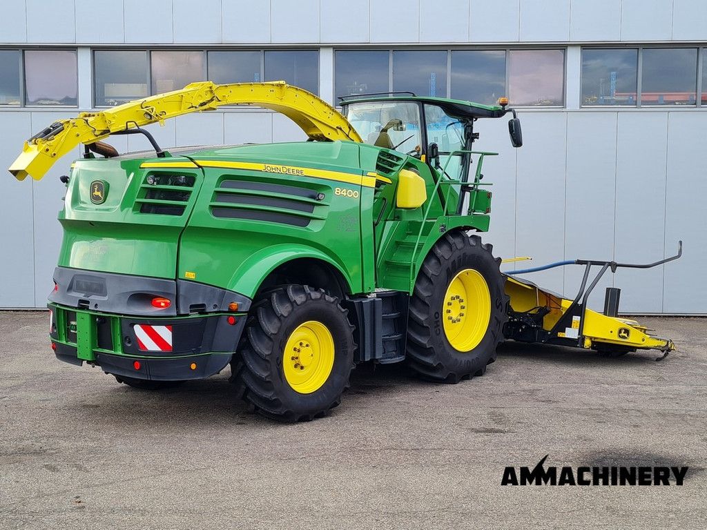 John Deere 8400