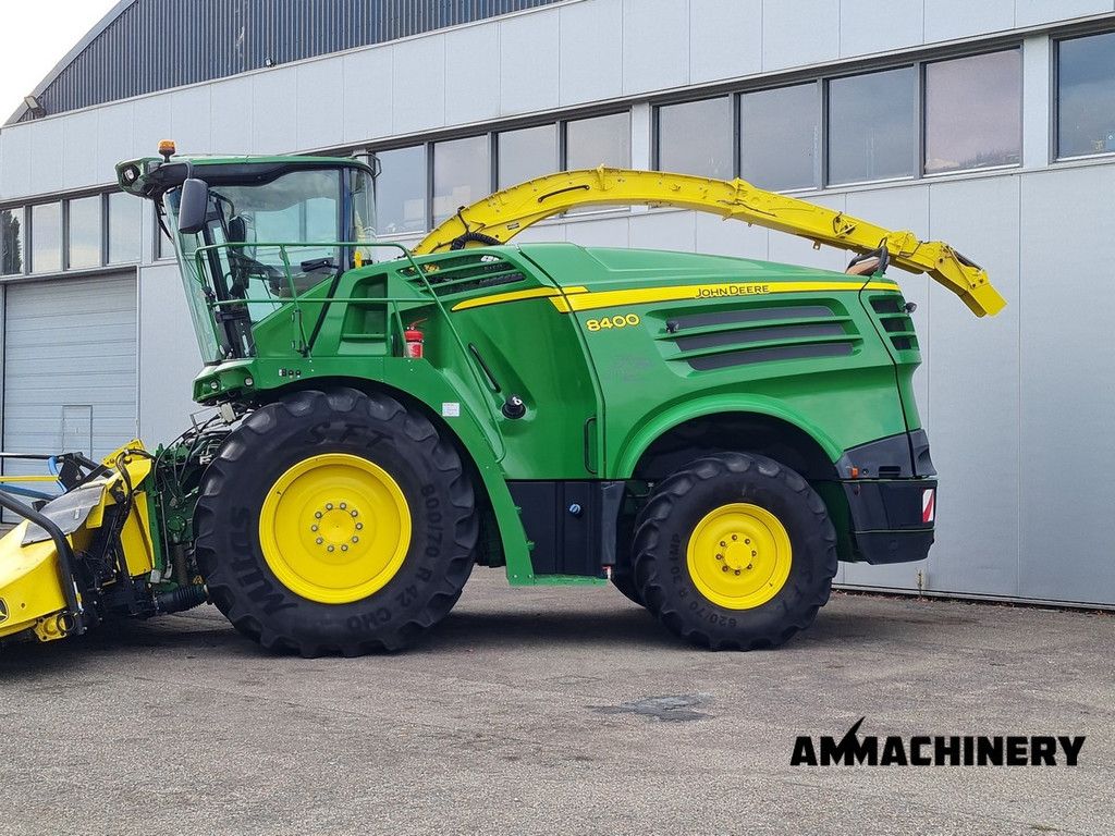 John Deere 8400