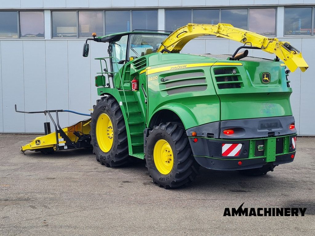 John Deere 8400