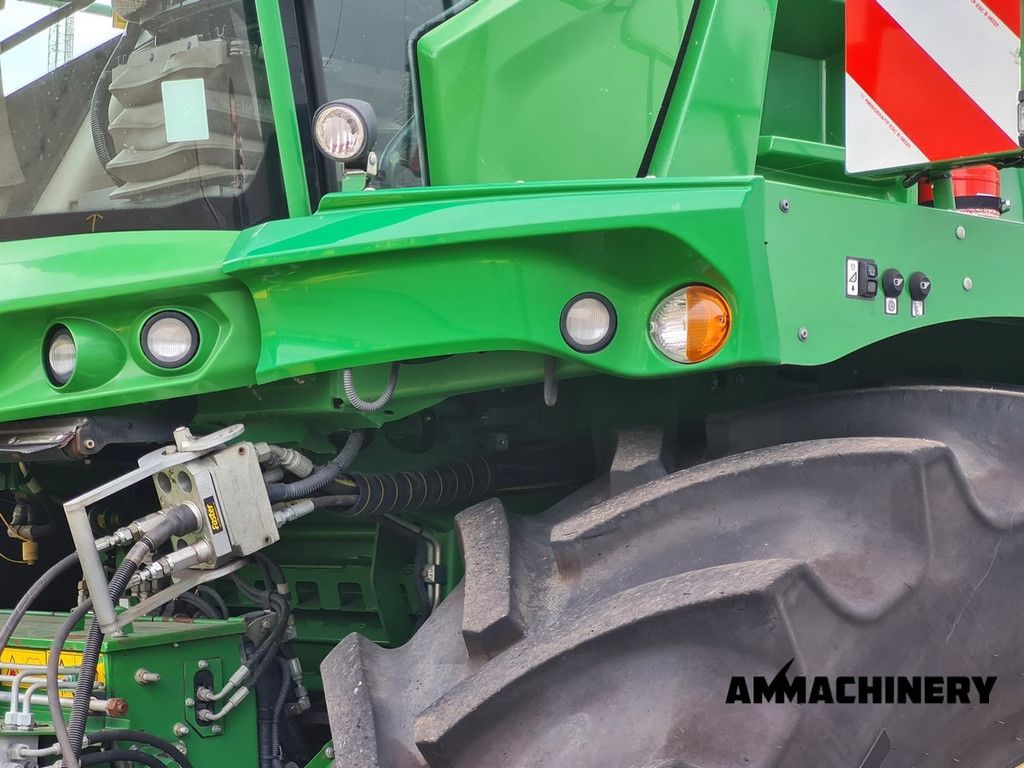John Deere 8400