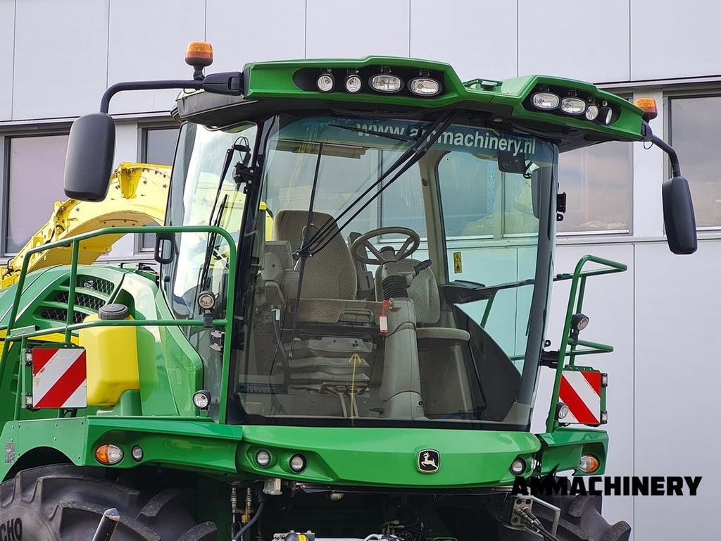 John Deere 8400