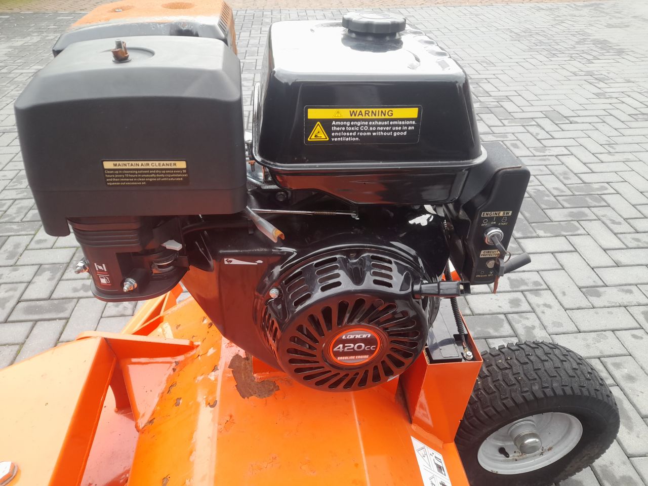 Boxer AT120 Klepelmaaier met eigen motor 1.2 meter breed