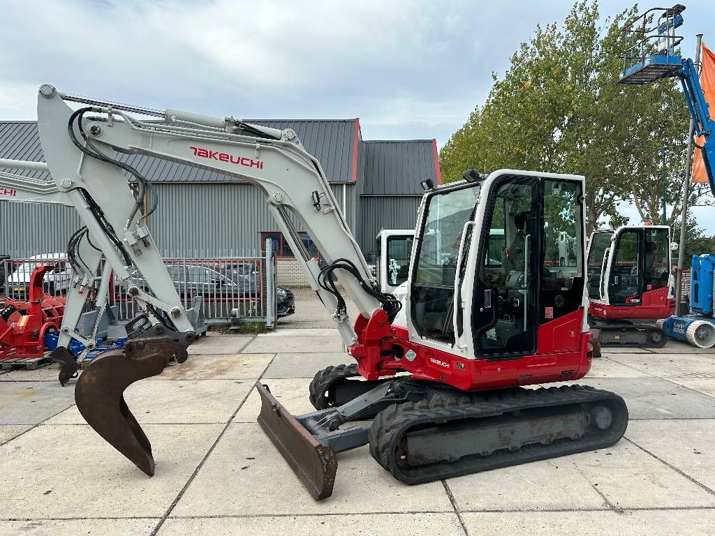 Takeuchi TB 260