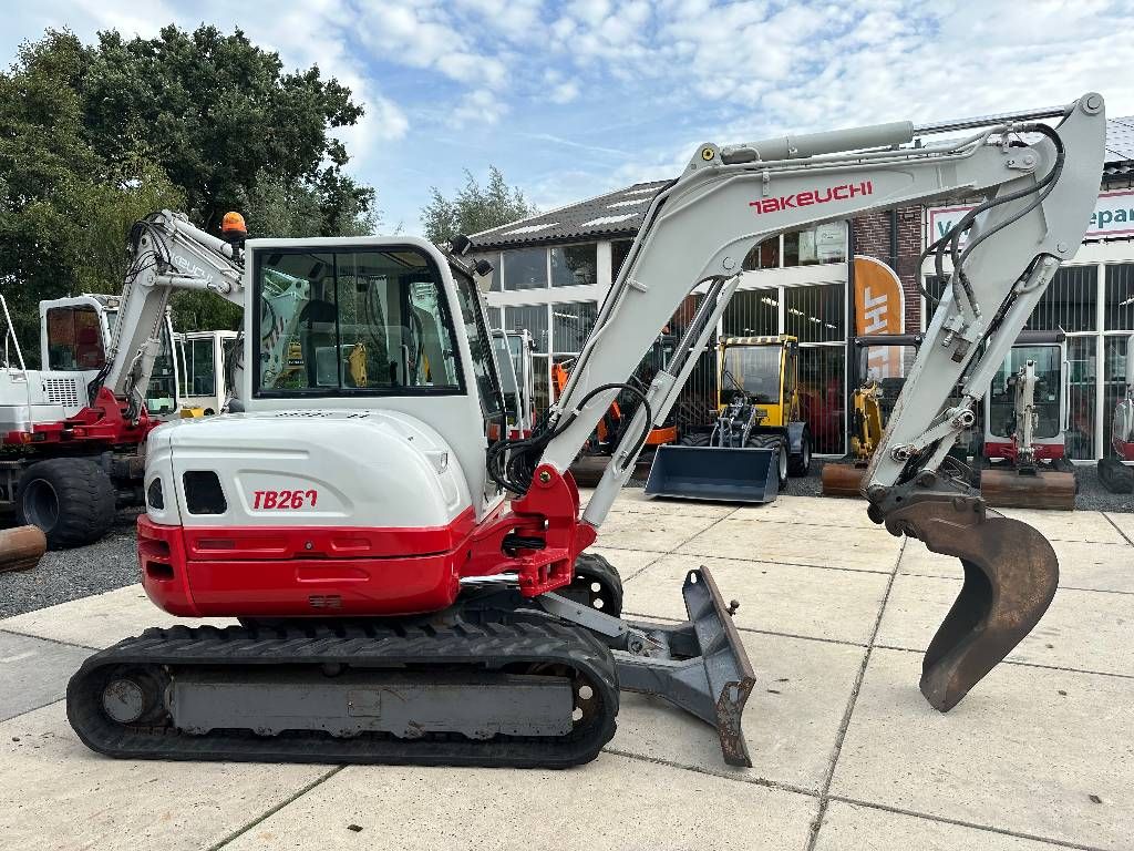Takeuchi TB 260