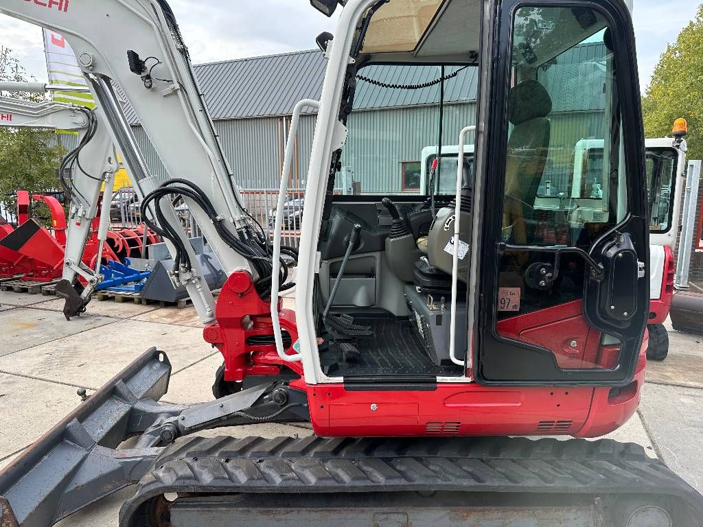 Takeuchi TB 260